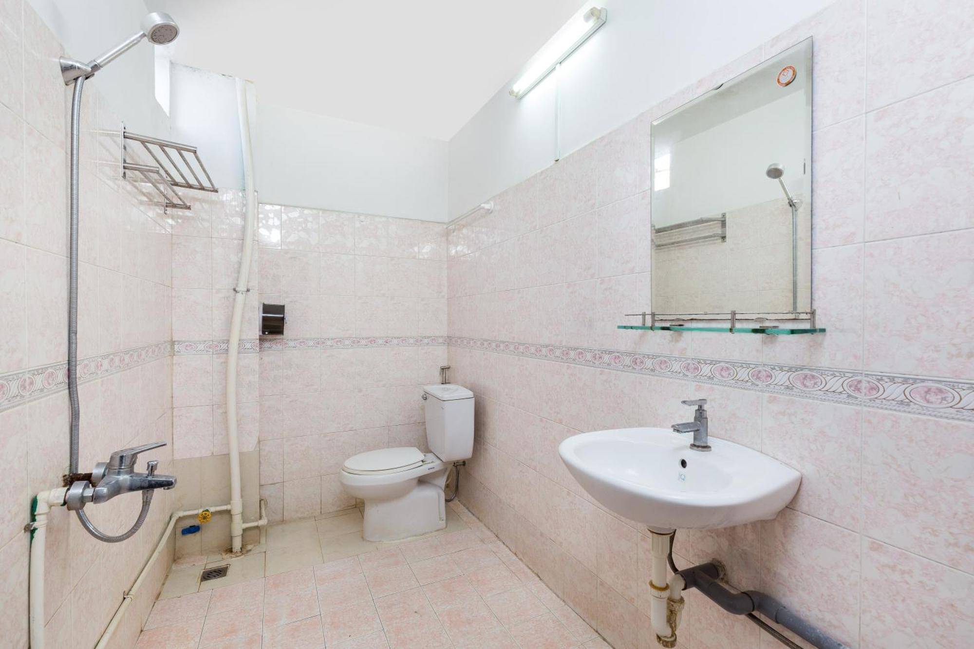 Halo Serviced Apartment Хошимин Экстерьер фото